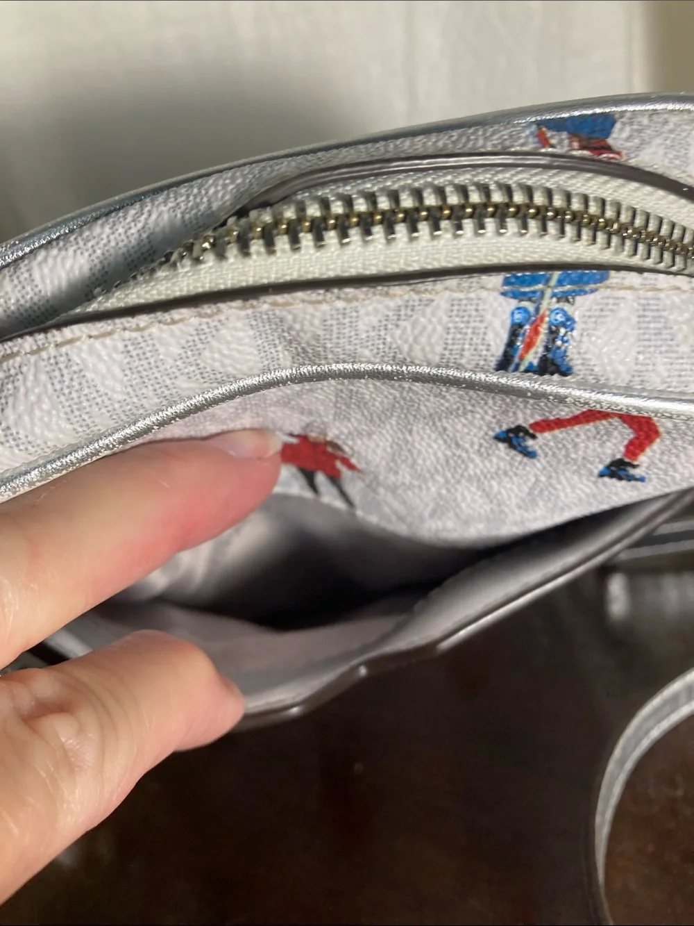 Michael Kors signature unique Crossbody Messenger Bag with Winter Sport ski seen